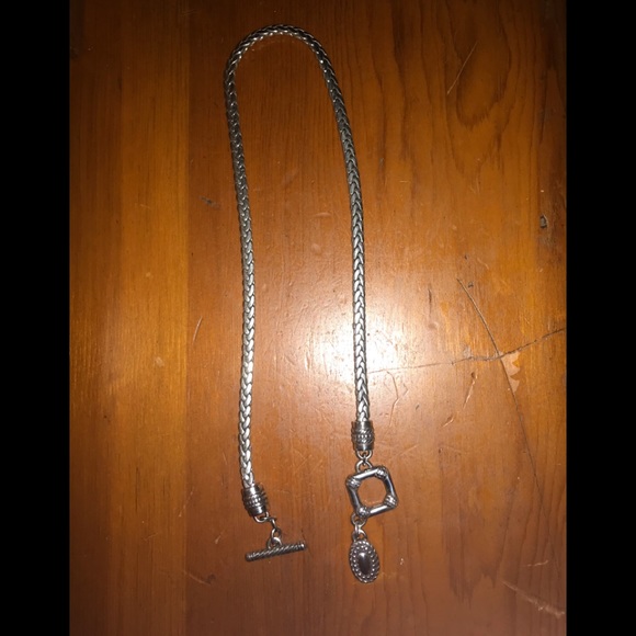 Elegant Necklace - Picture 2 of 3